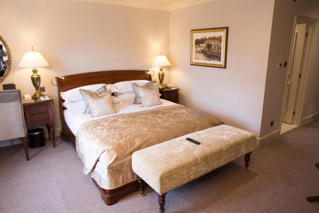 Macdonald Compleat Angler Hotel Марлоу Екстериор снимка