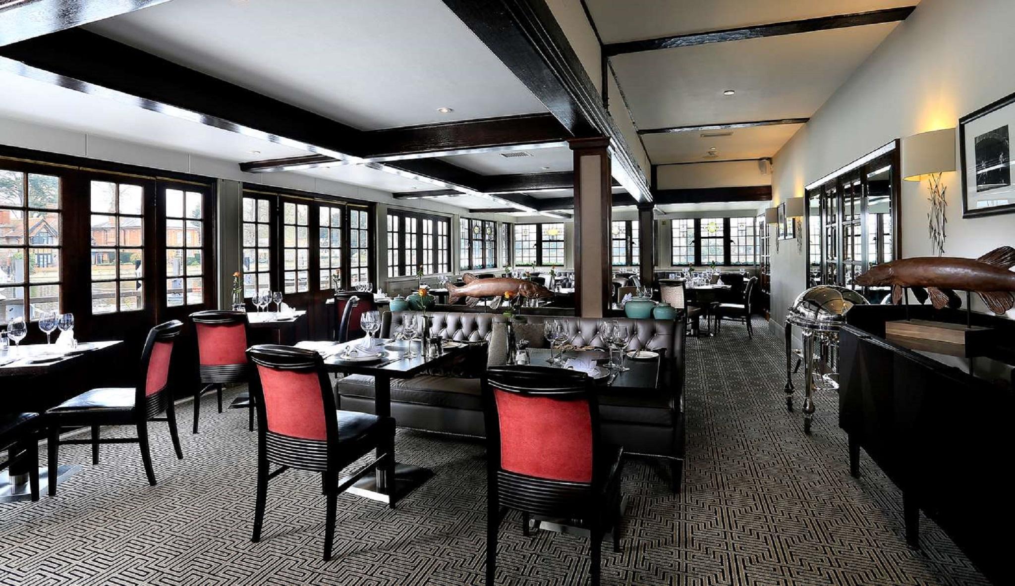 Macdonald Compleat Angler Hotel Марлоу Екстериор снимка