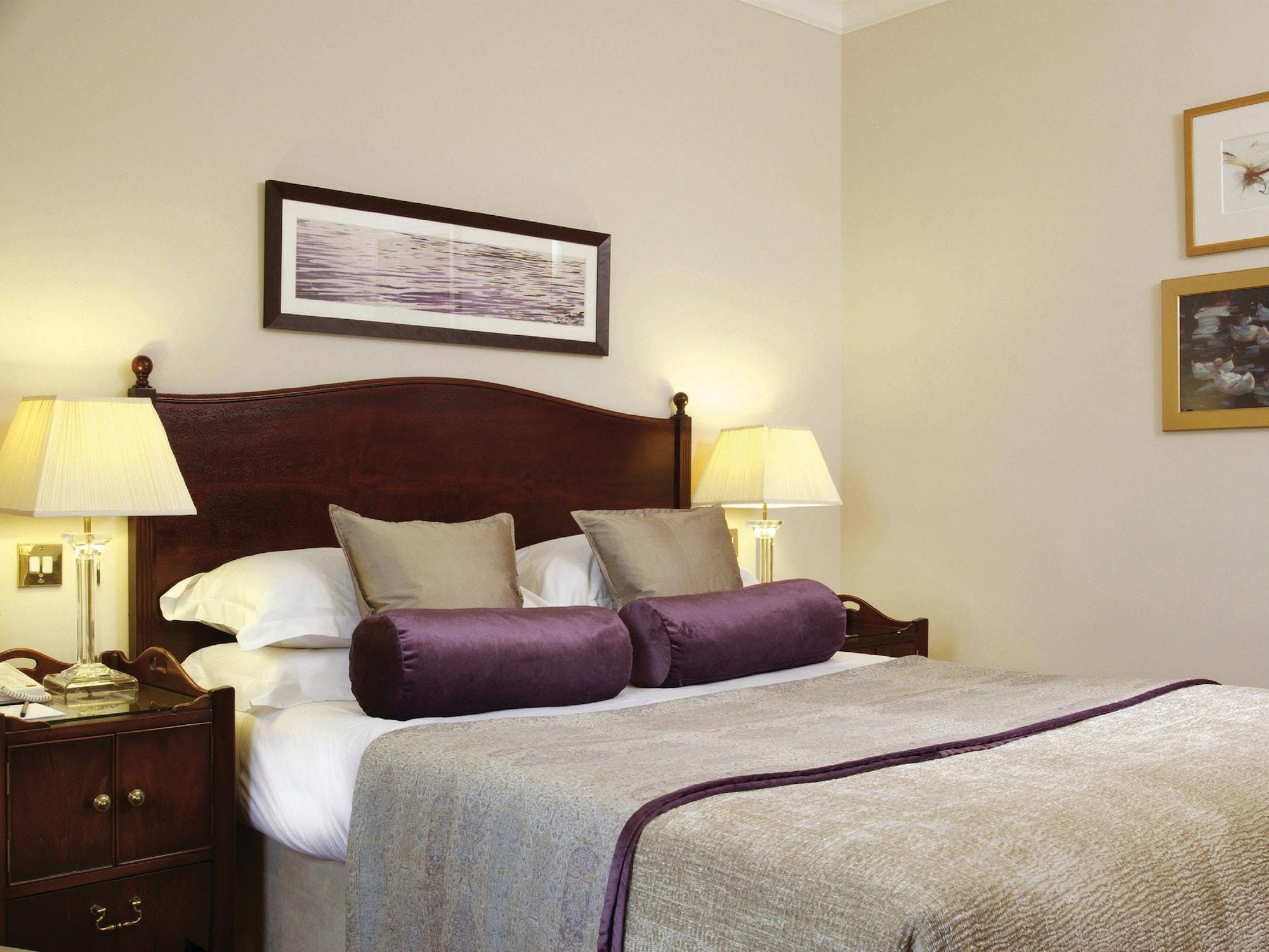 Macdonald Compleat Angler Hotel Марлоу Екстериор снимка