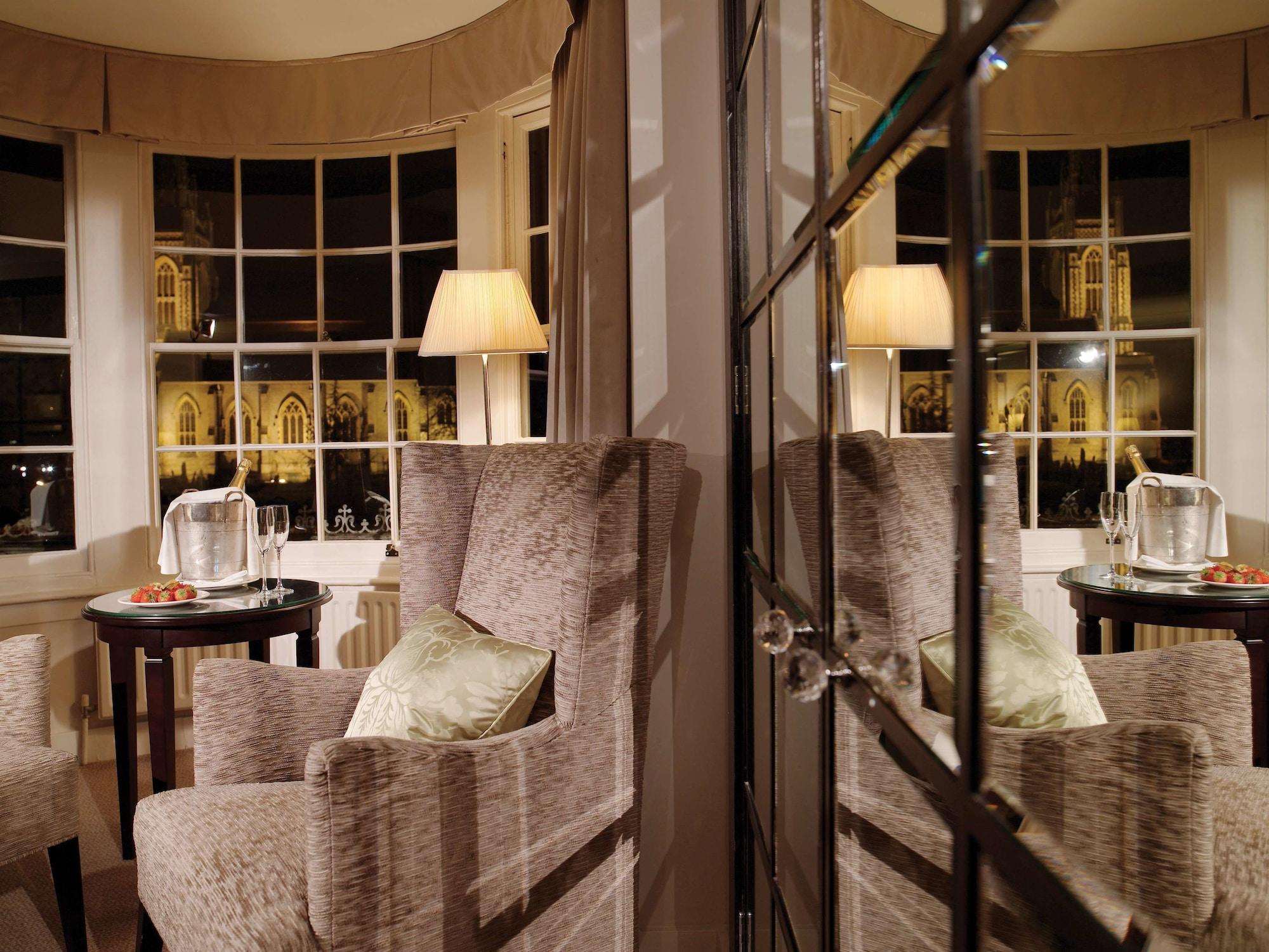 Macdonald Compleat Angler Hotel Марлоу Екстериор снимка