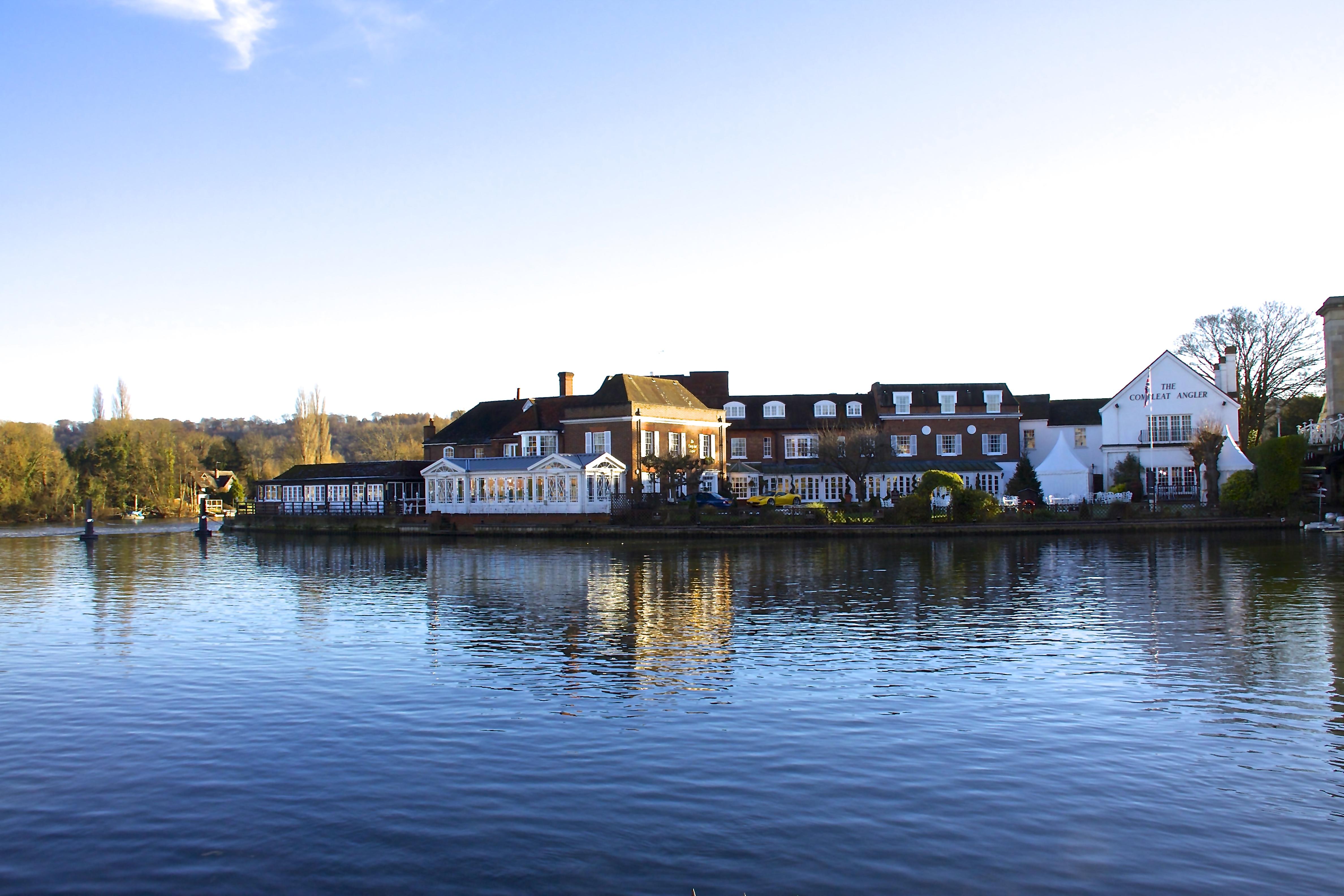 Macdonald Compleat Angler Hotel Марлоу Екстериор снимка