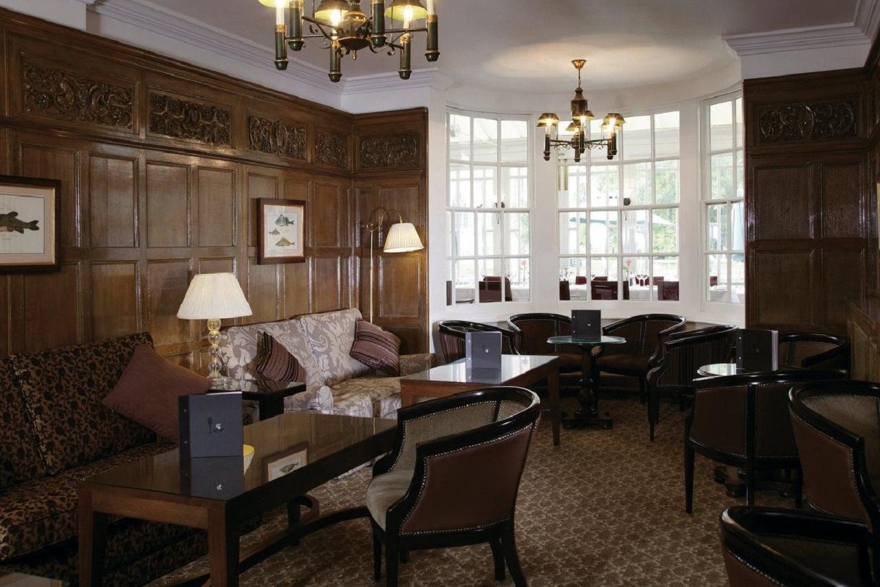 Macdonald Compleat Angler Hotel Марлоу Екстериор снимка